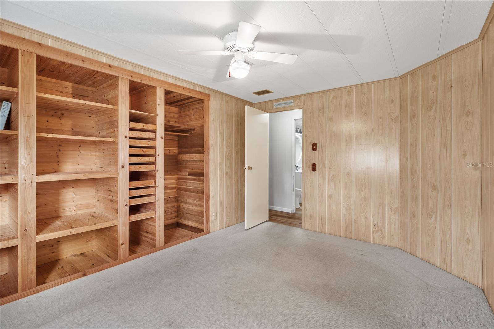 A4675693 Property Photo