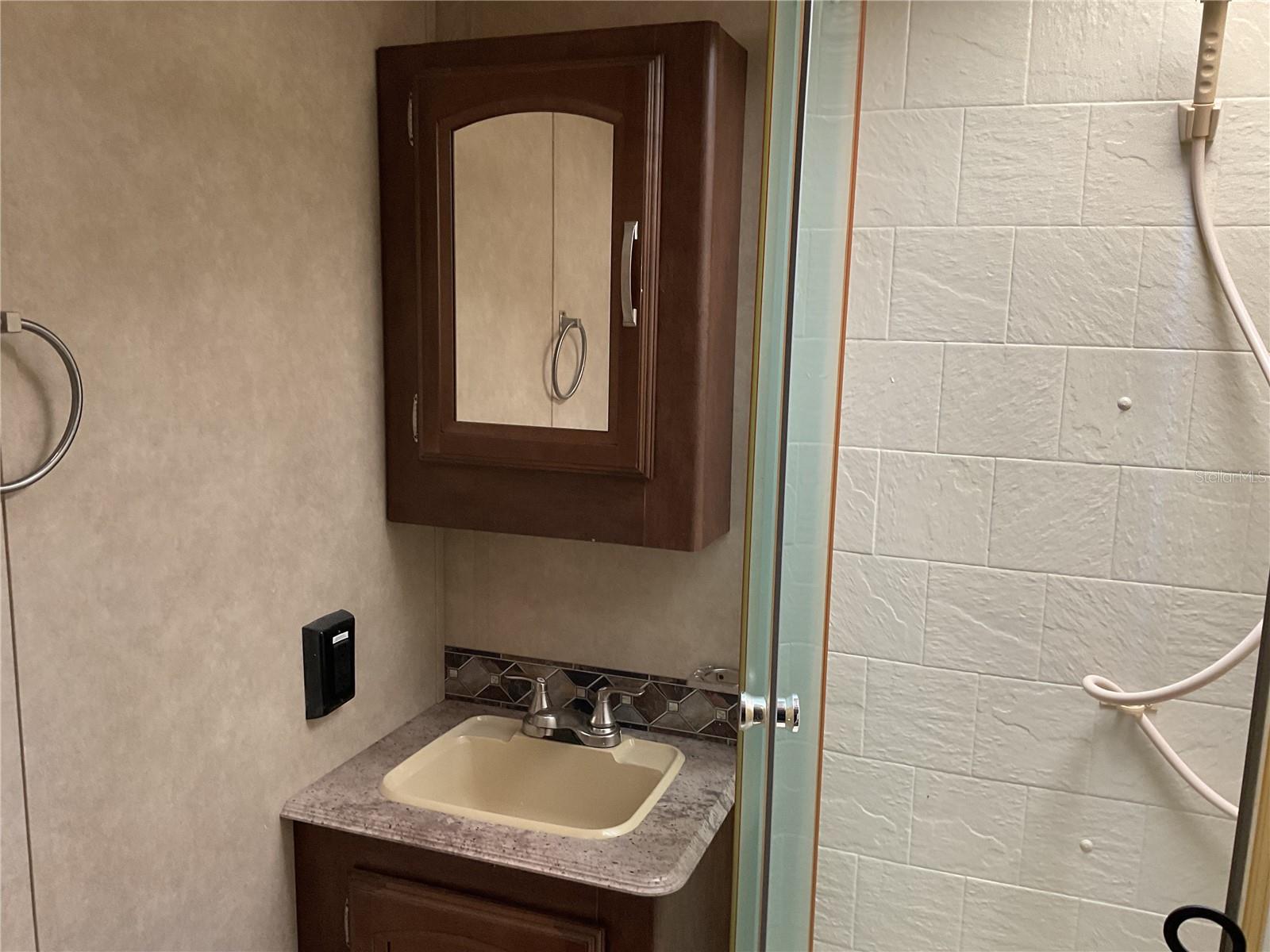 O6368399 Property Photo