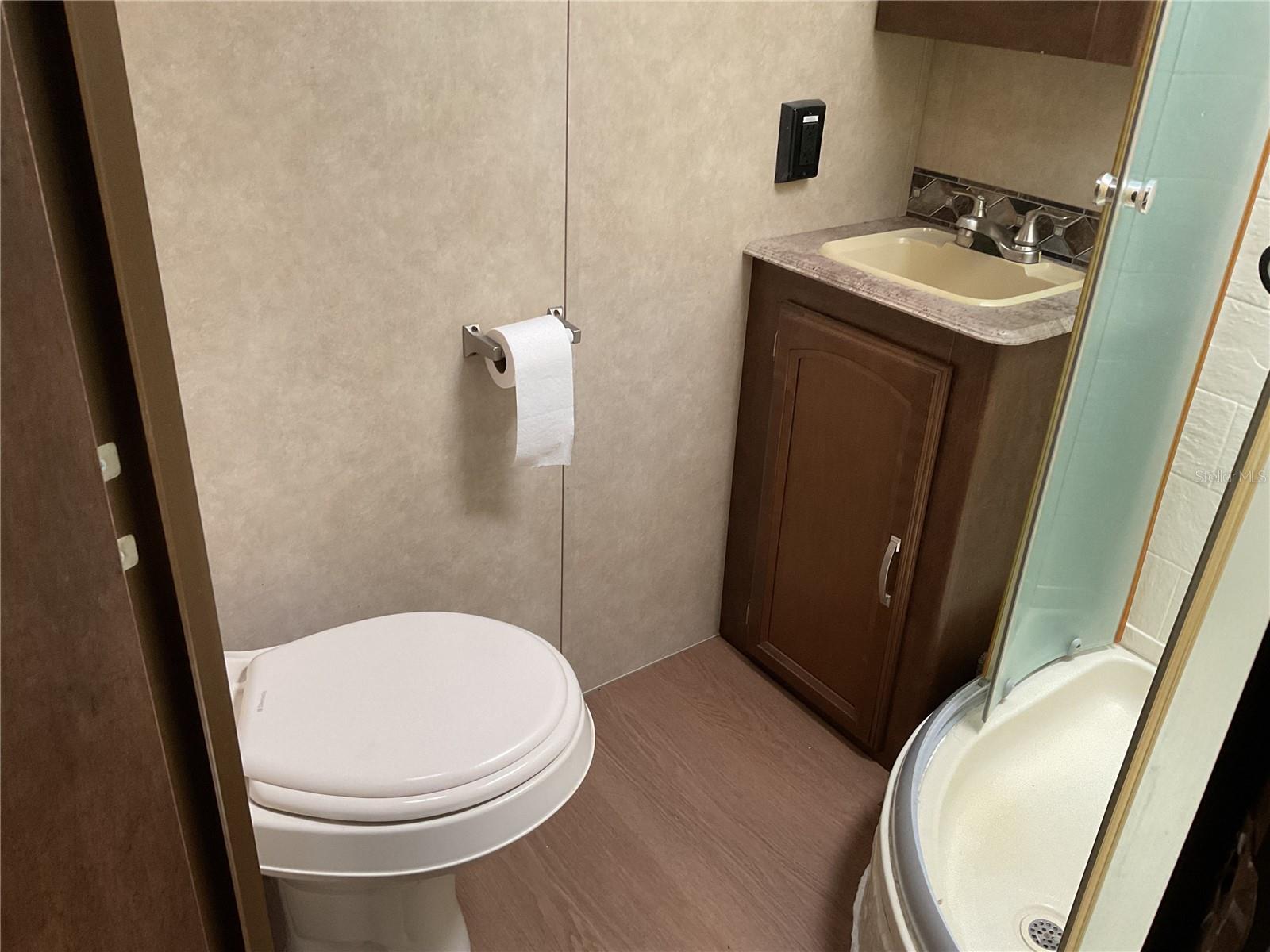 O6368399 Property Photo