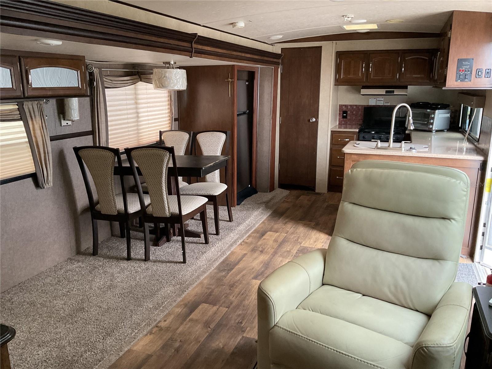 O6368399 Property Photo