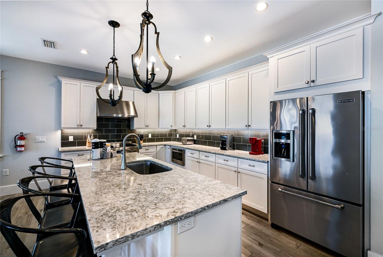 A4675734 Property Photo