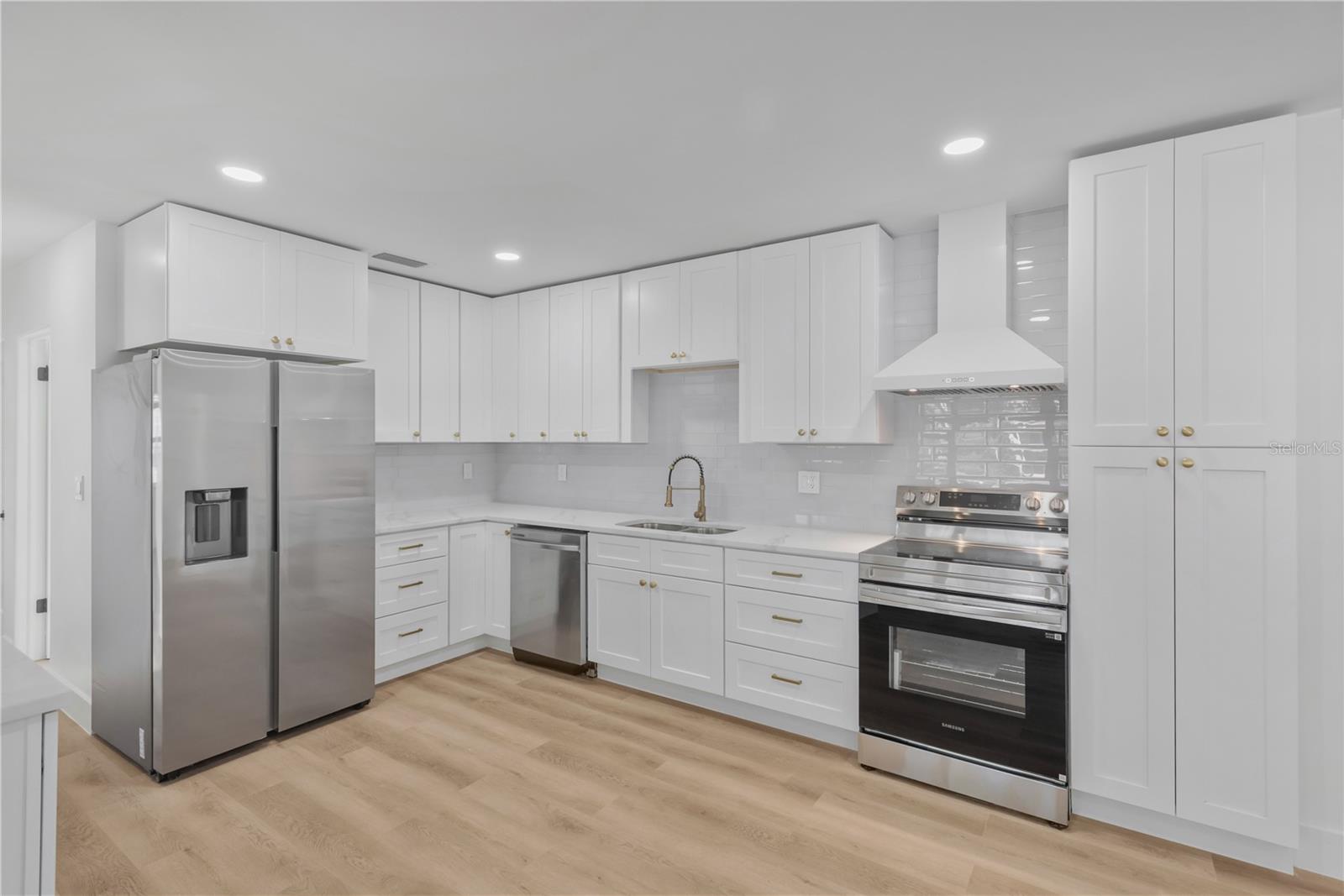 TB8457660 Property Photo