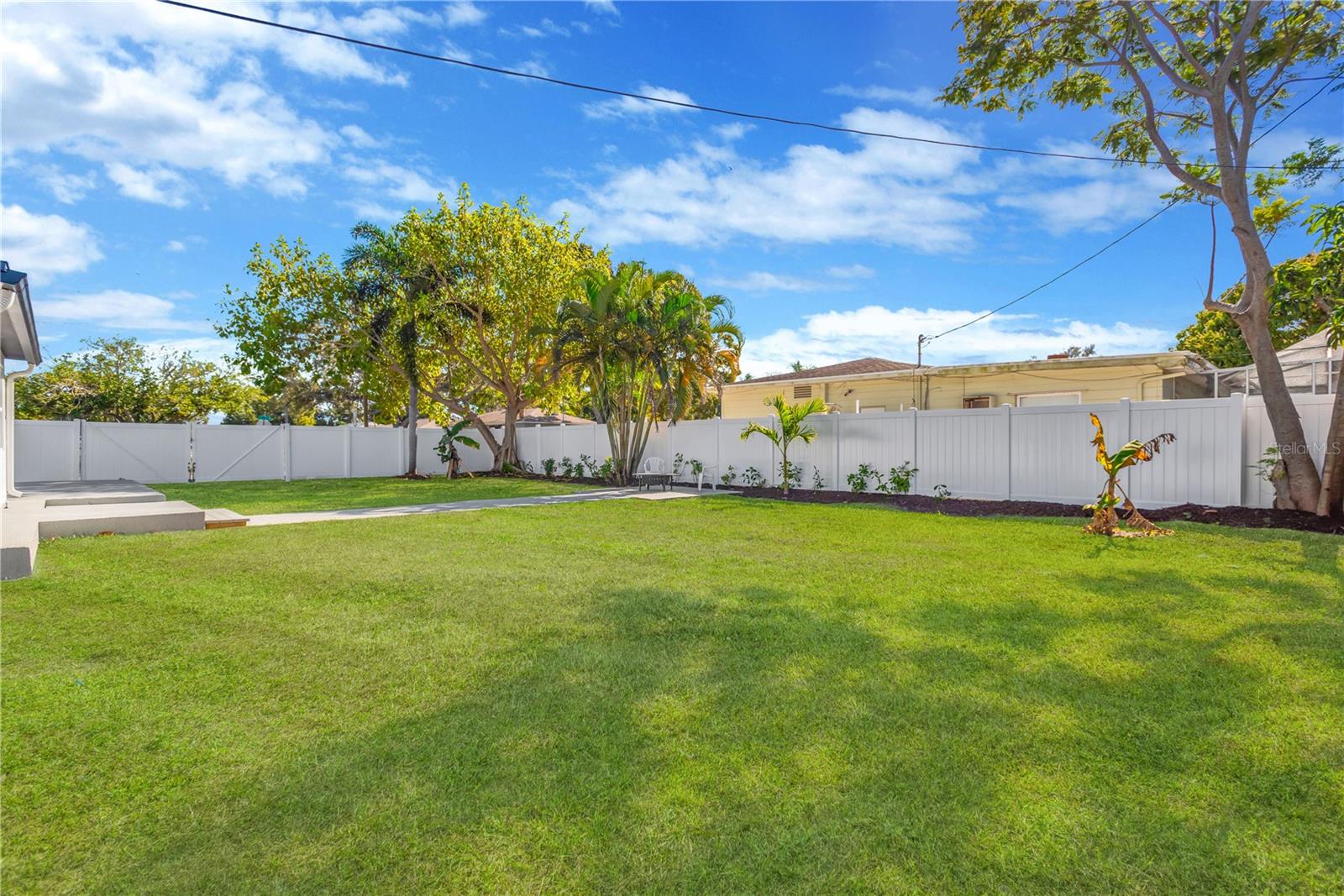 TB8457660 Property Photo