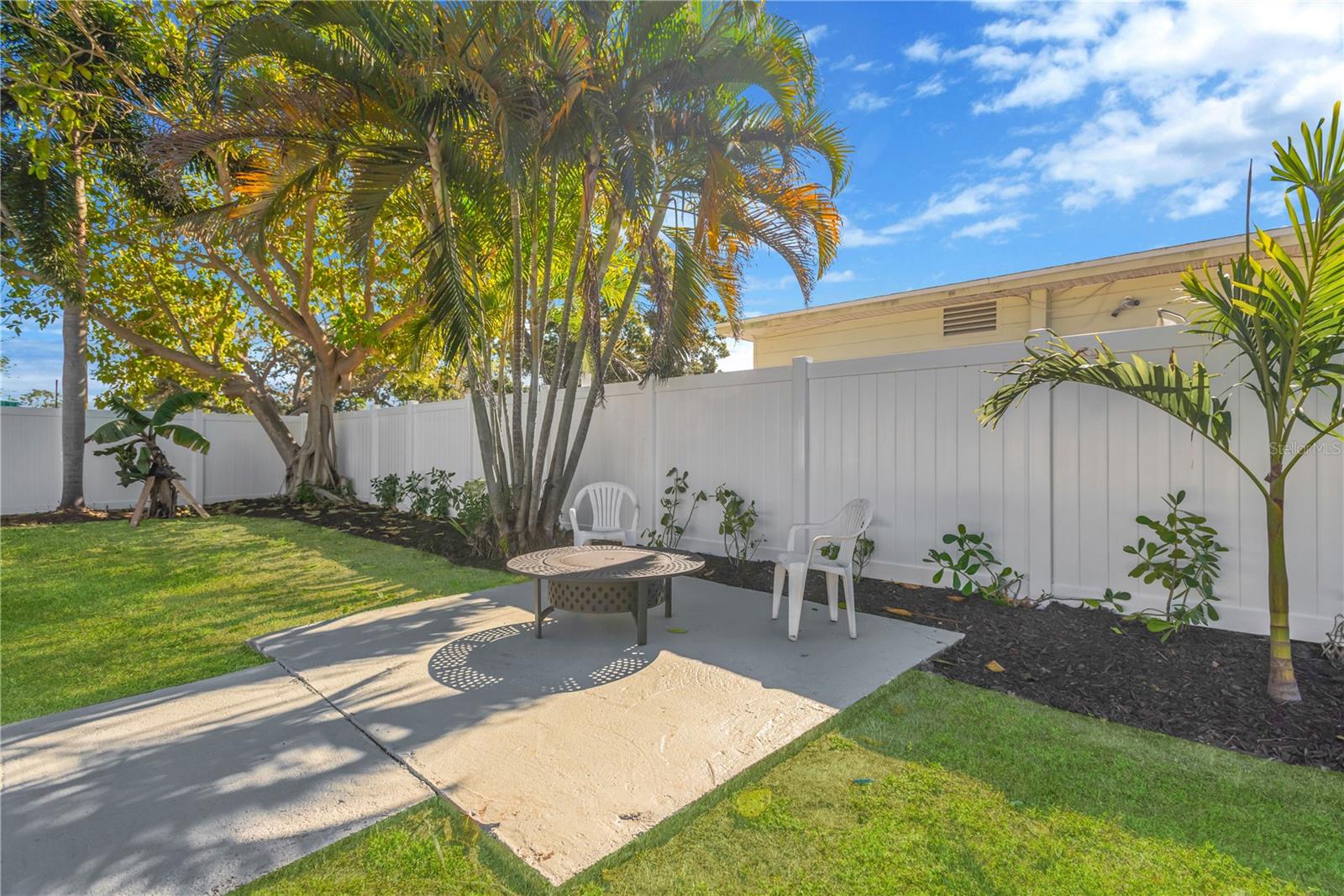 TB8457660 Property Photo