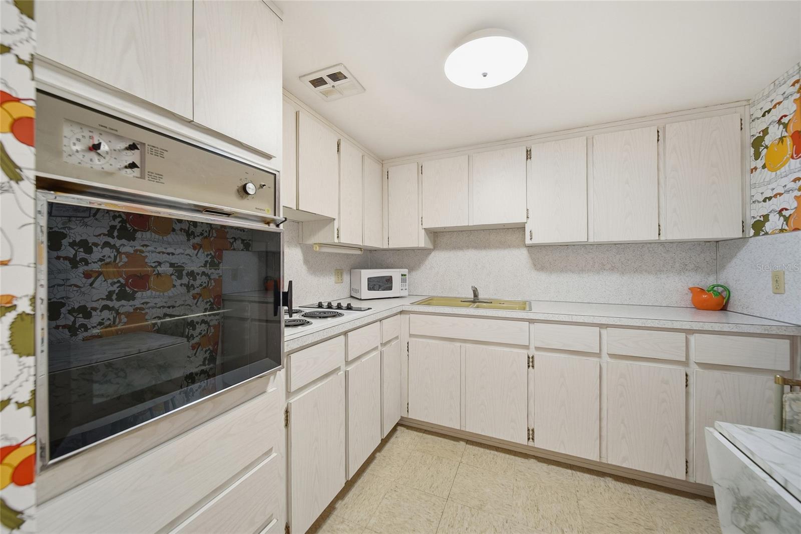 TB8457736 Property Photo