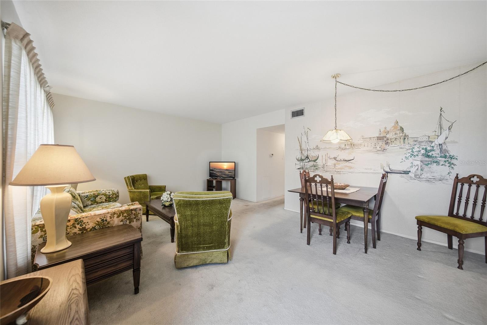 TB8457736 Property Photo