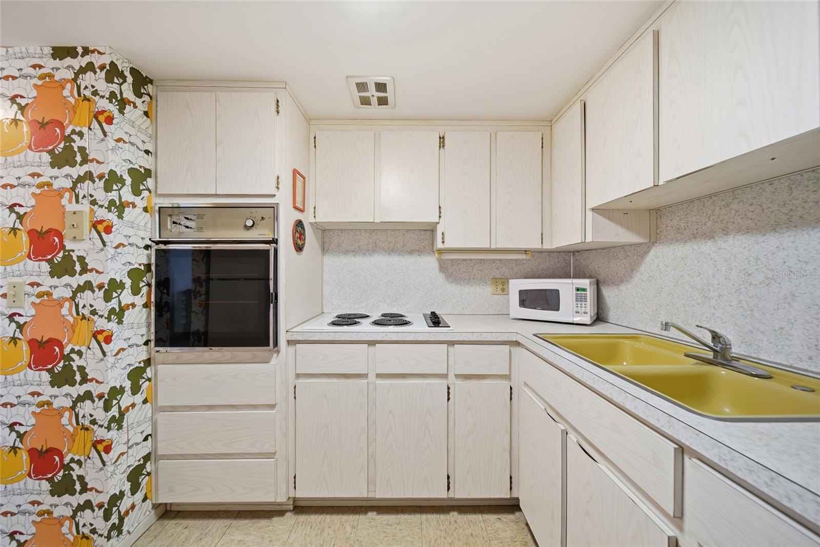 TB8457736 Property Photo