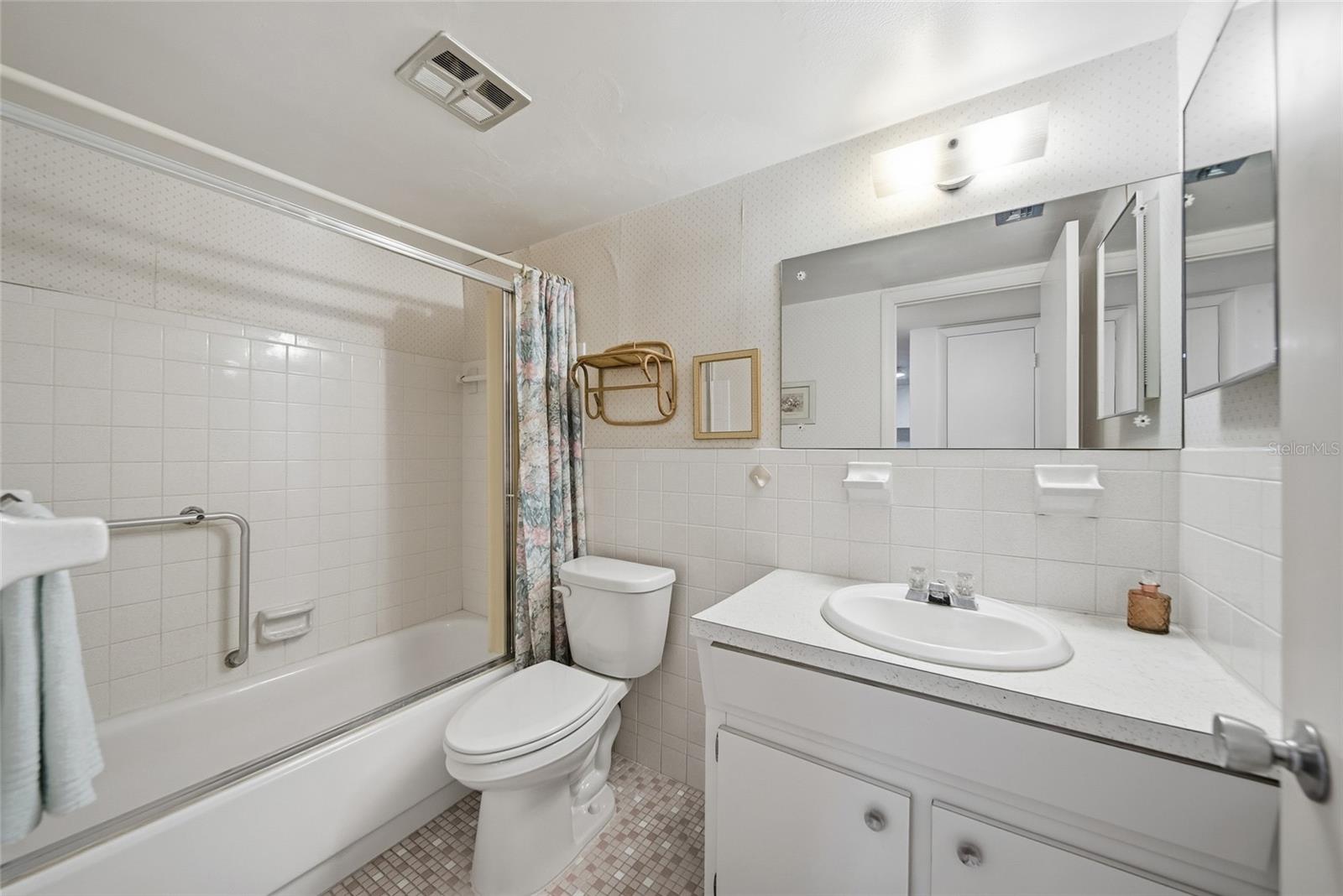 TB8457736 Property Photo