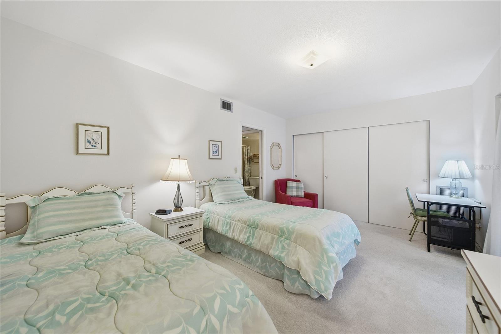 TB8457736 Property Photo