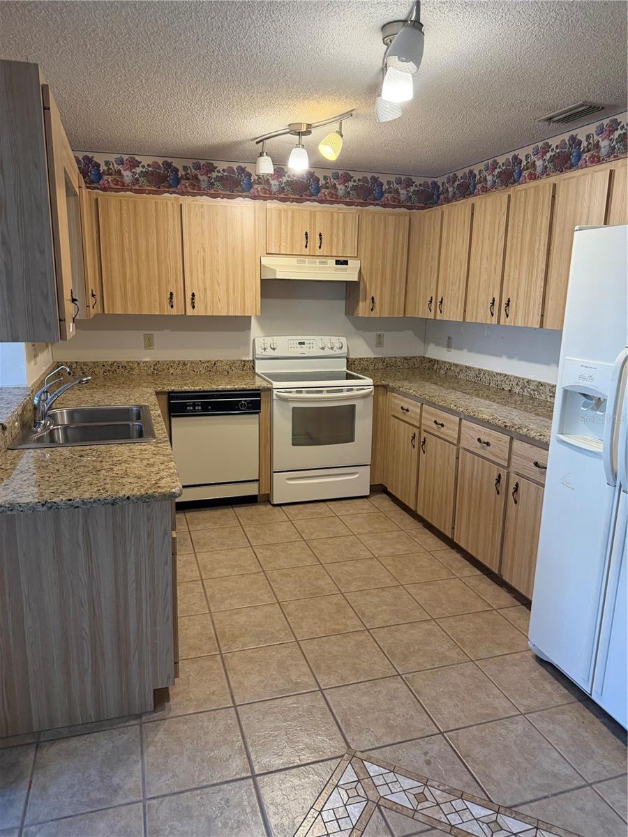 OM715388 Property Photo