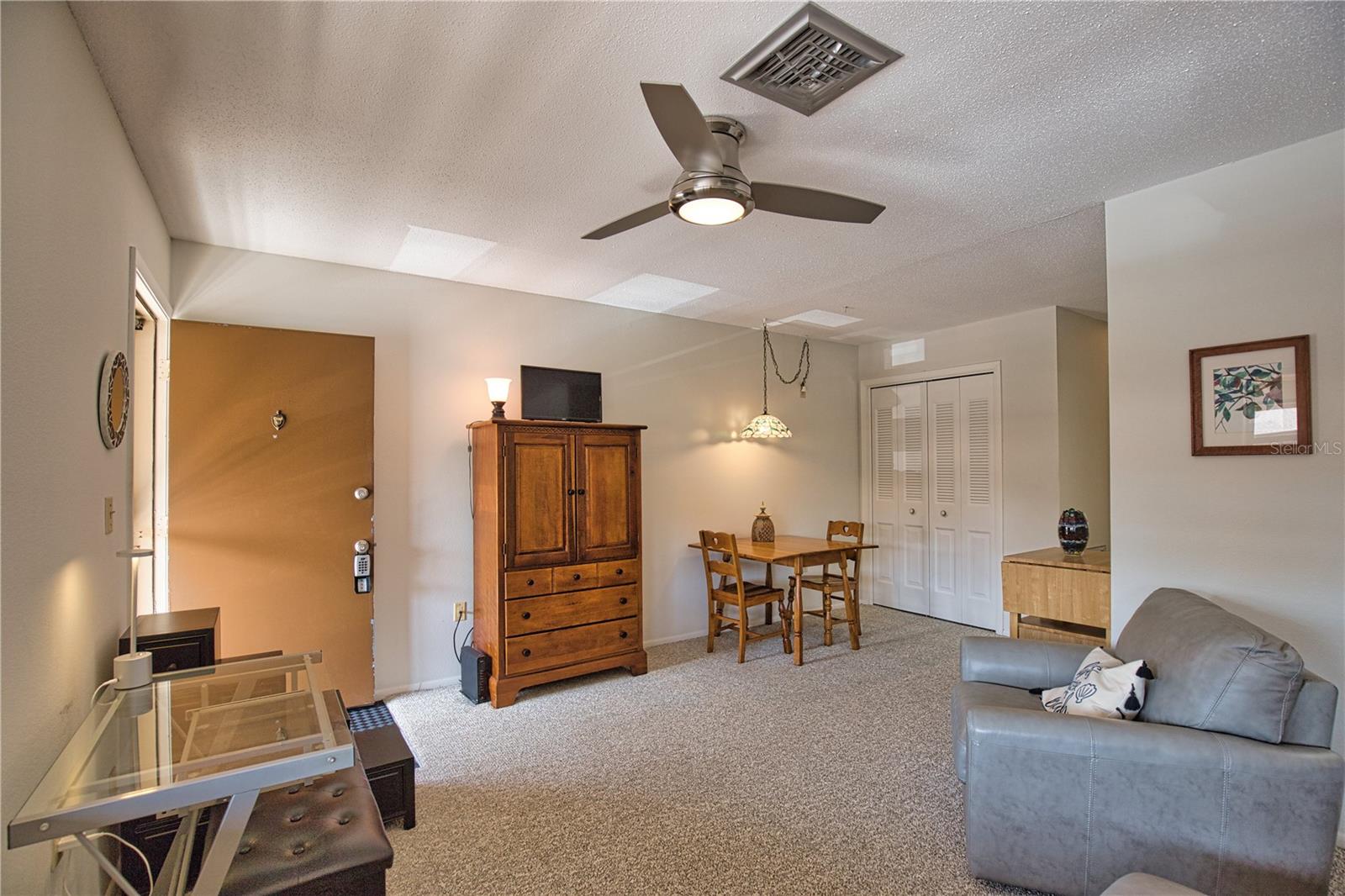 TB8457809 Property Photo