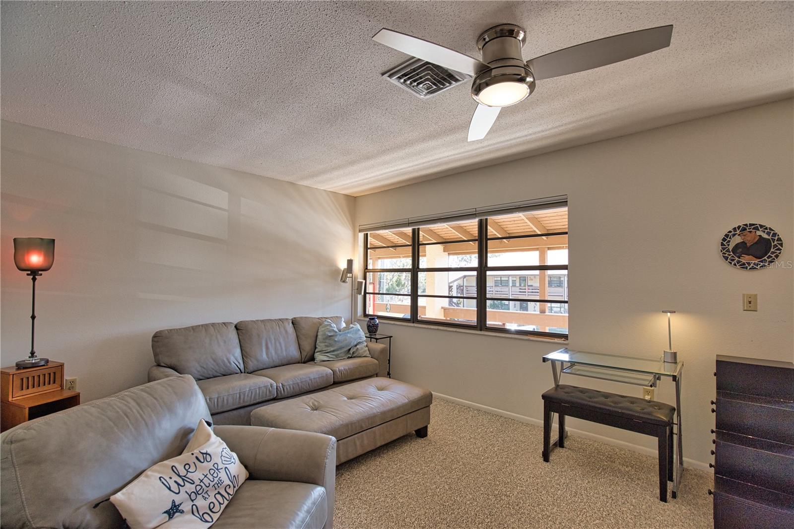 TB8457809 Property Photo