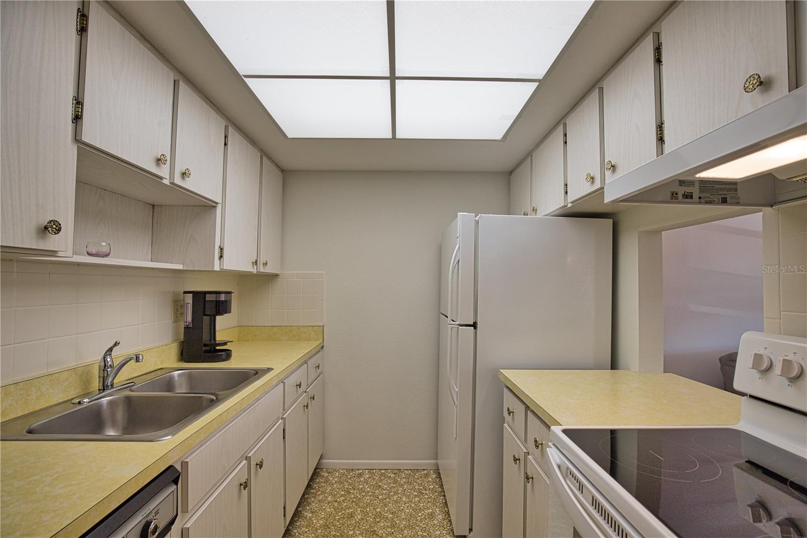 TB8457809 Property Photo