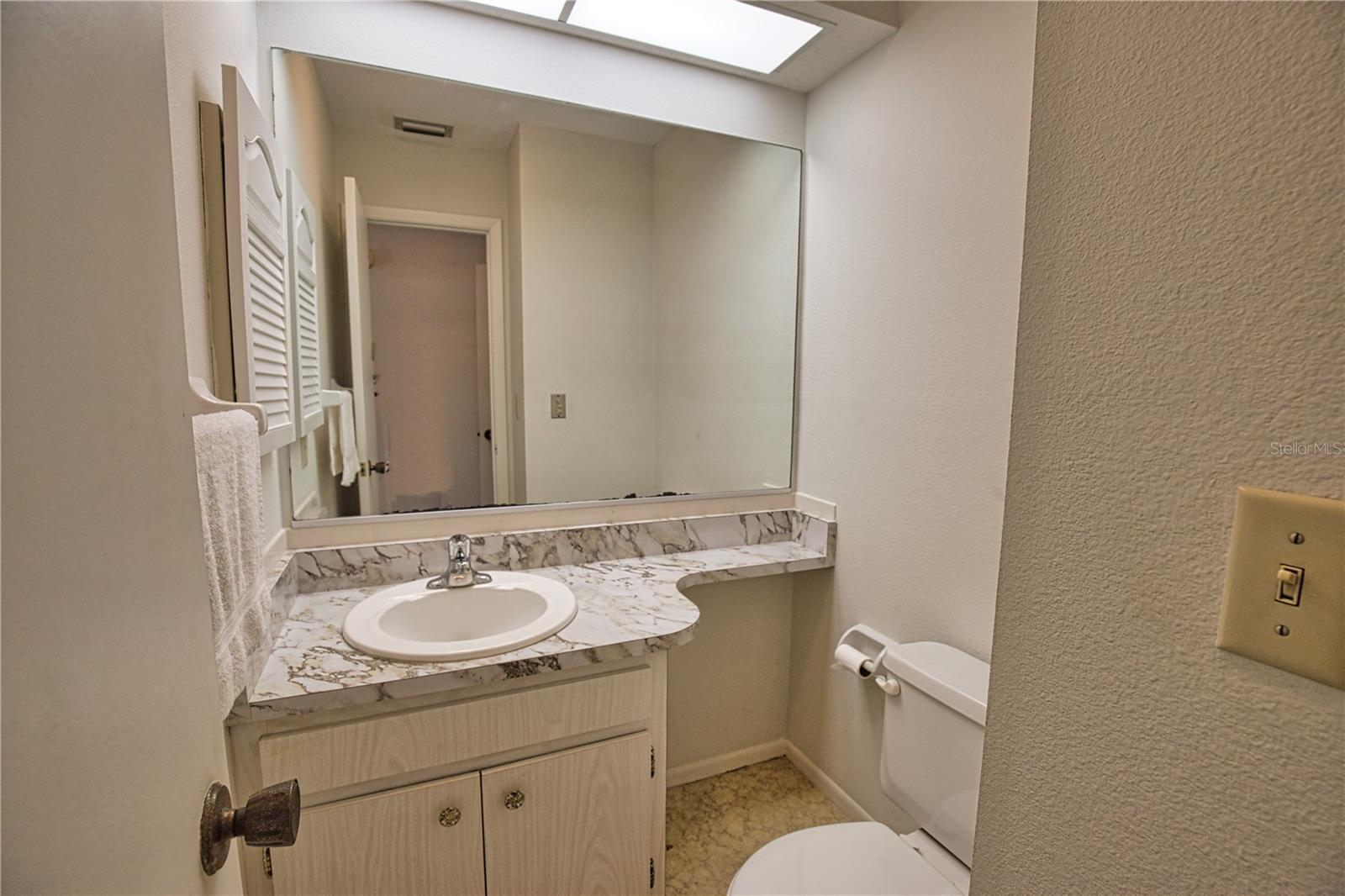 TB8457809 Property Photo