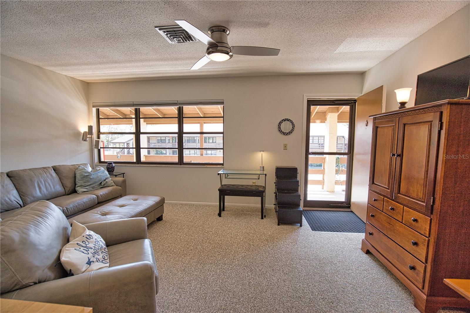 TB8457809 Property Photo