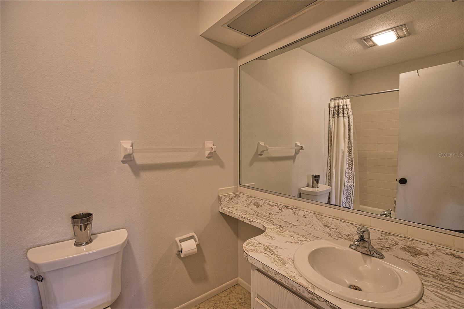 TB8457809 Property Photo