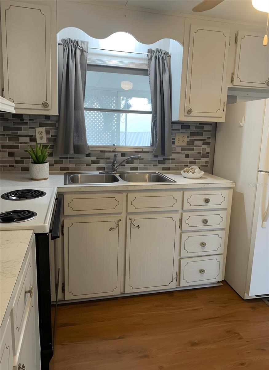 TB8457813 Property Photo