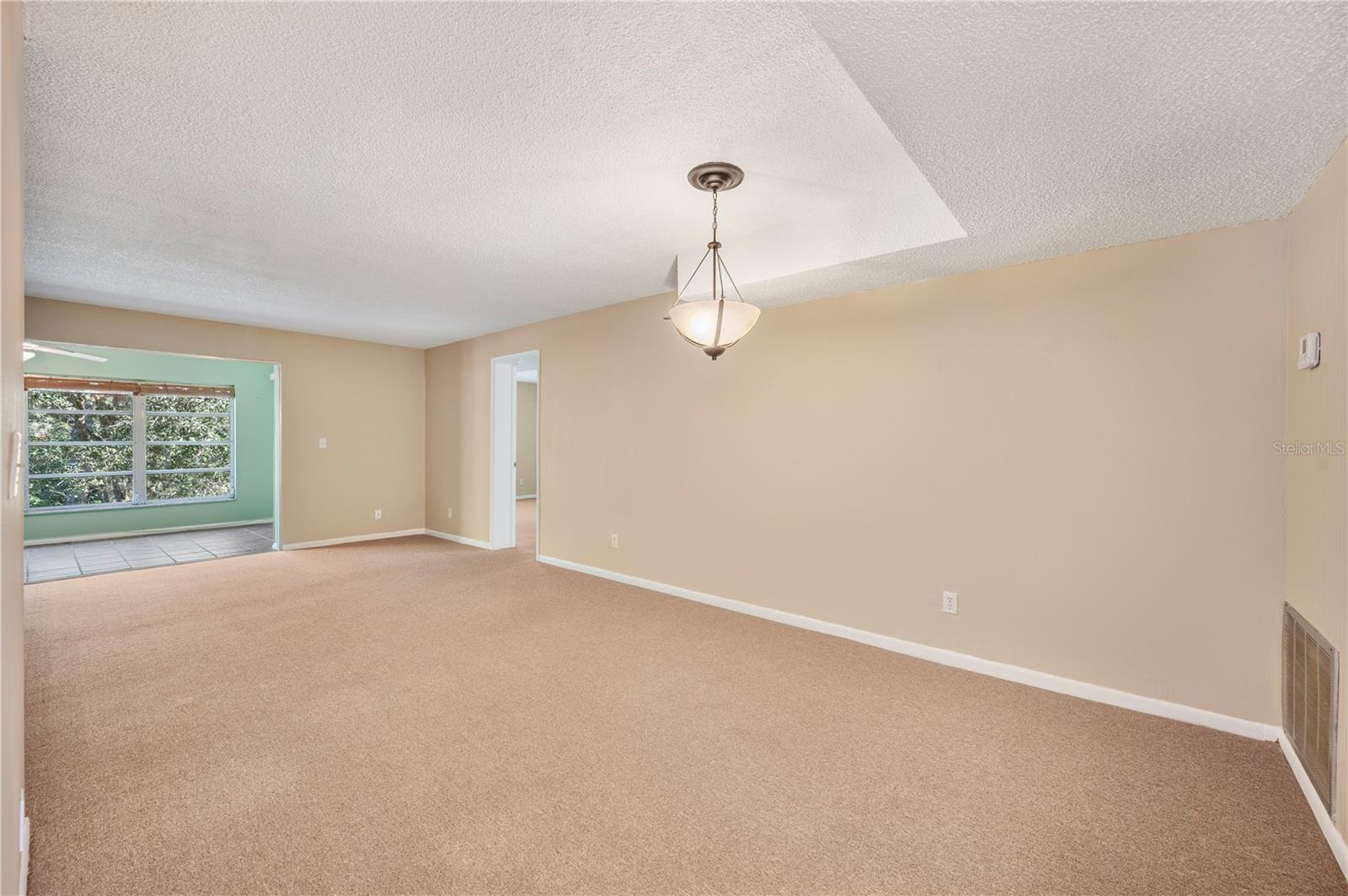 P4937331 Property Photo