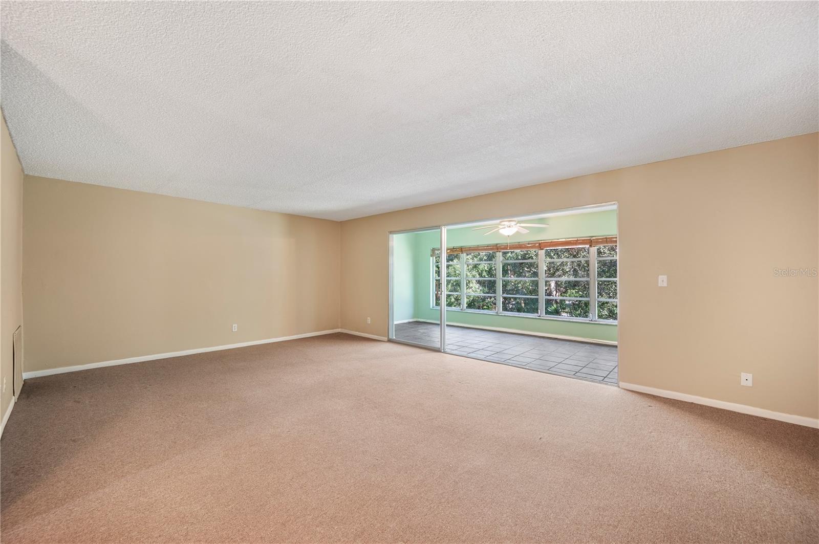 P4937331 Property Photo