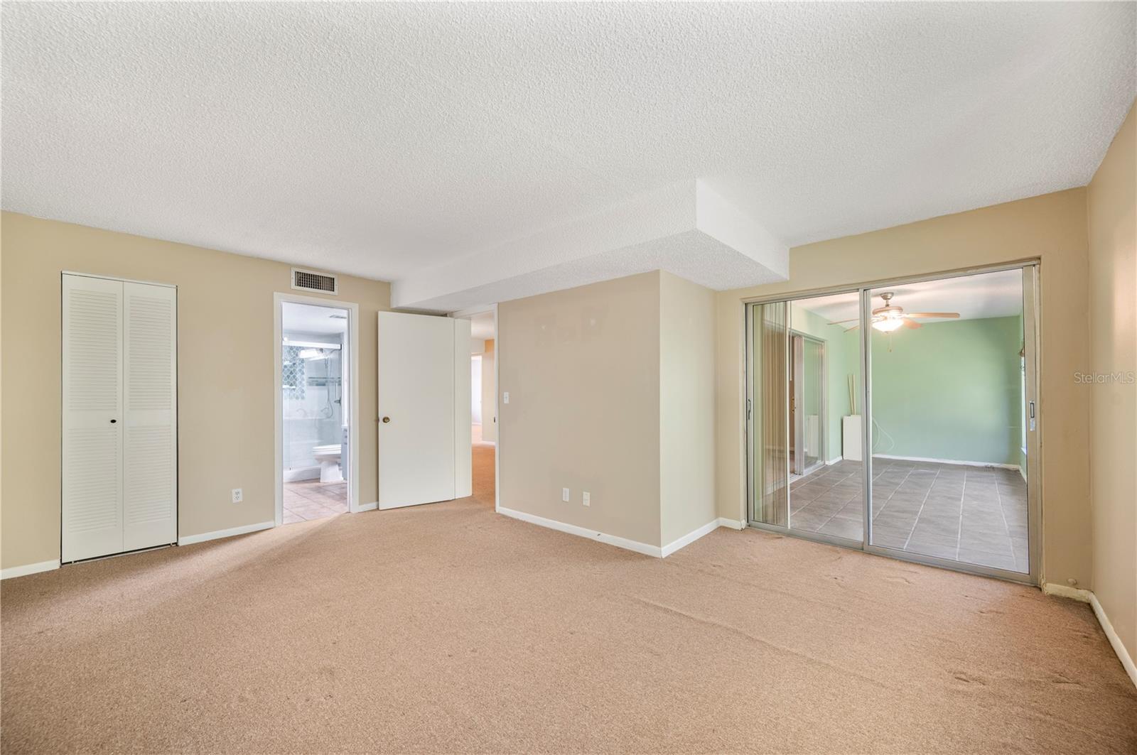 P4937331 Property Photo