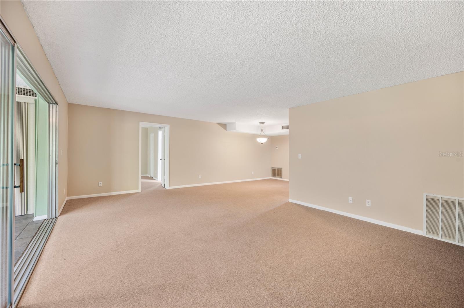 P4937331 Property Photo