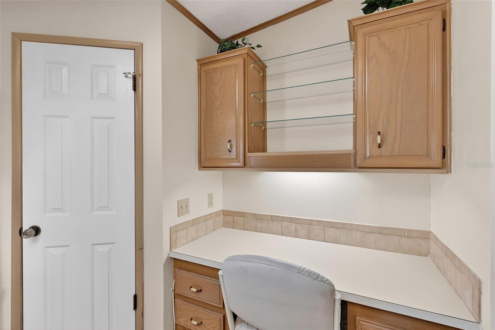 TB8457889 Property Photo