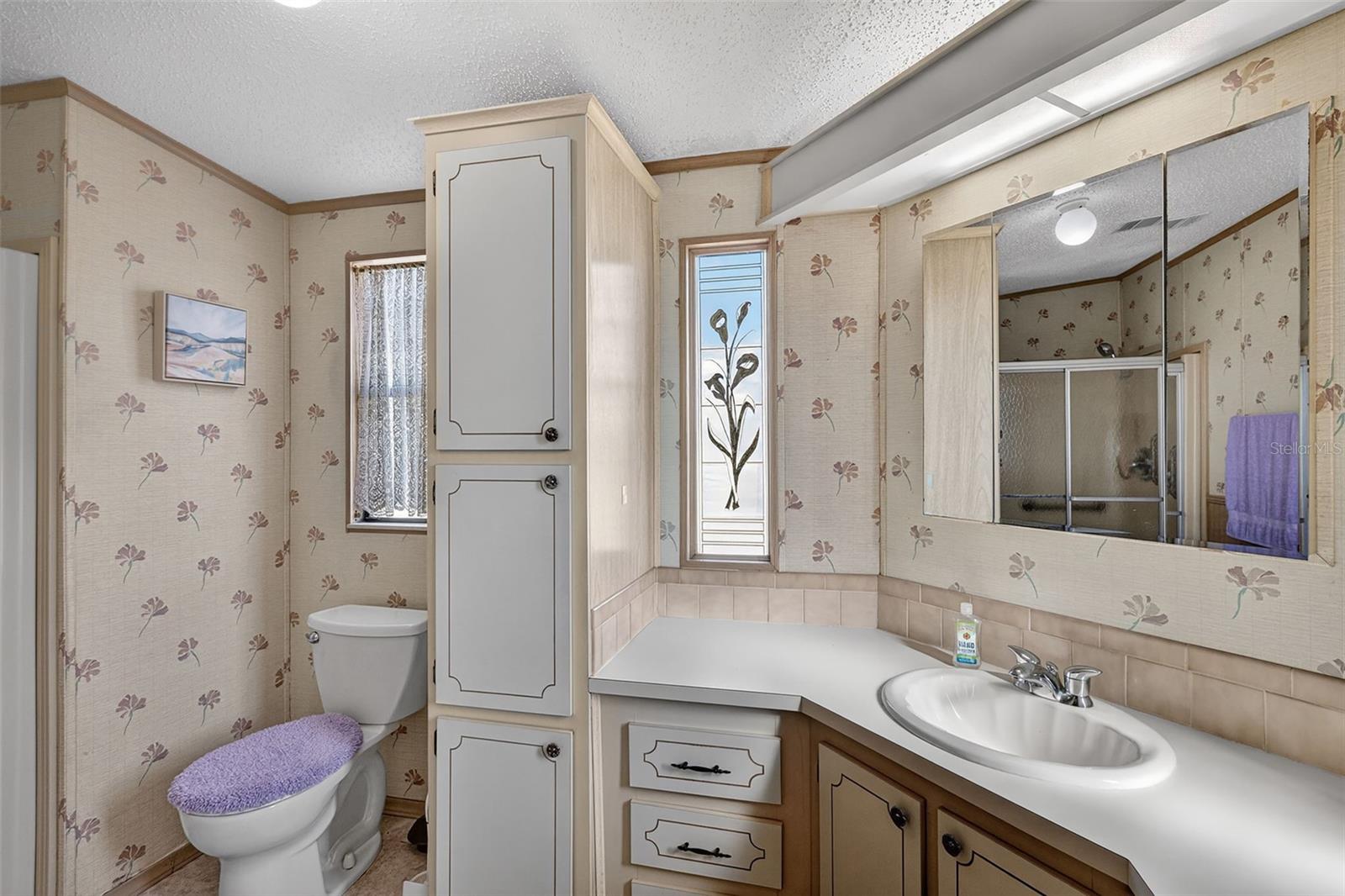 TB8457889 Property Photo