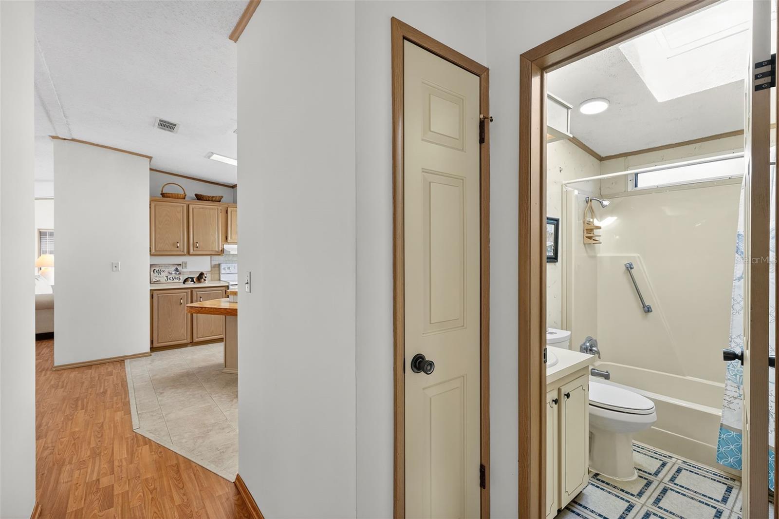 TB8457889 Property Photo