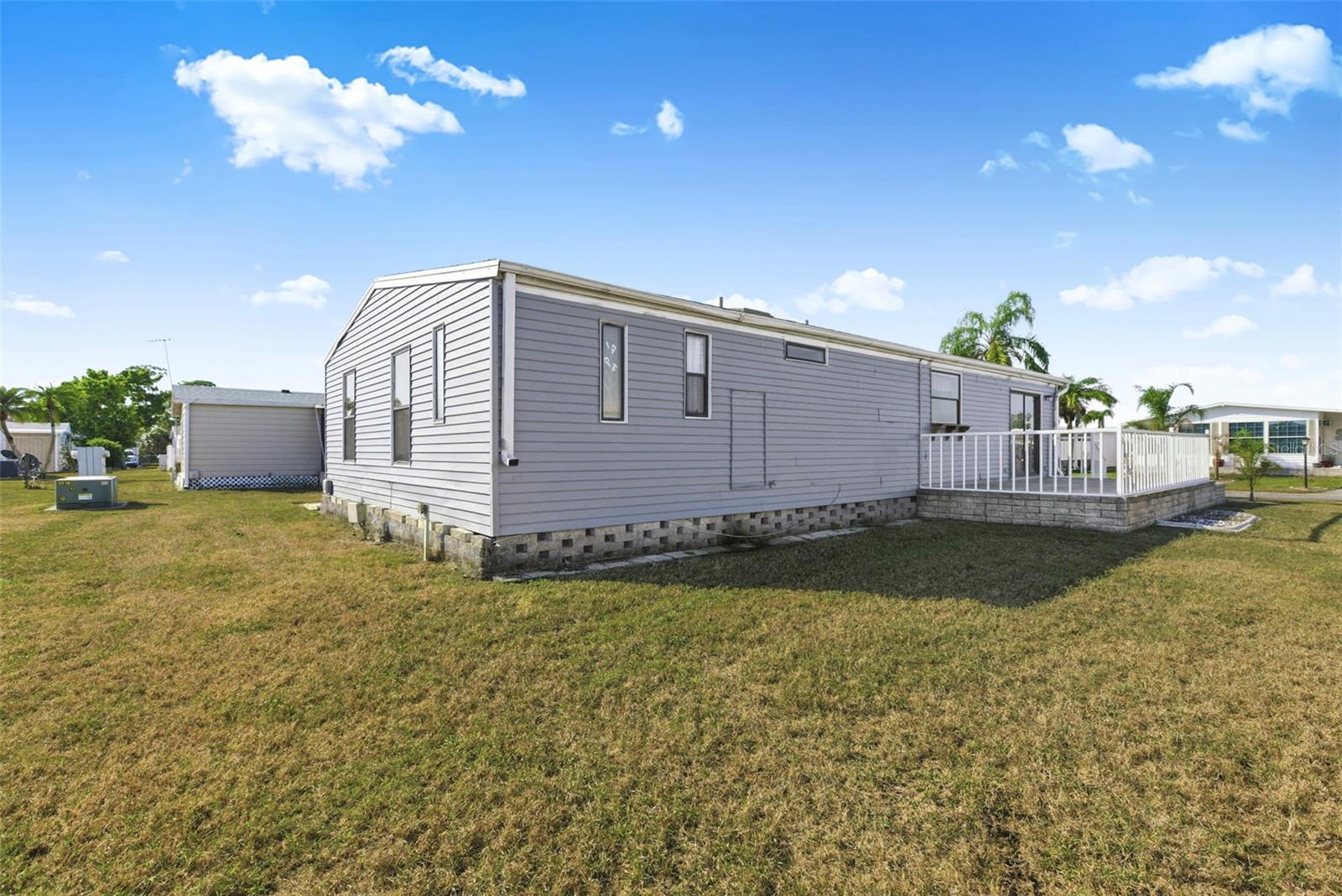 TB8457889 Property Photo