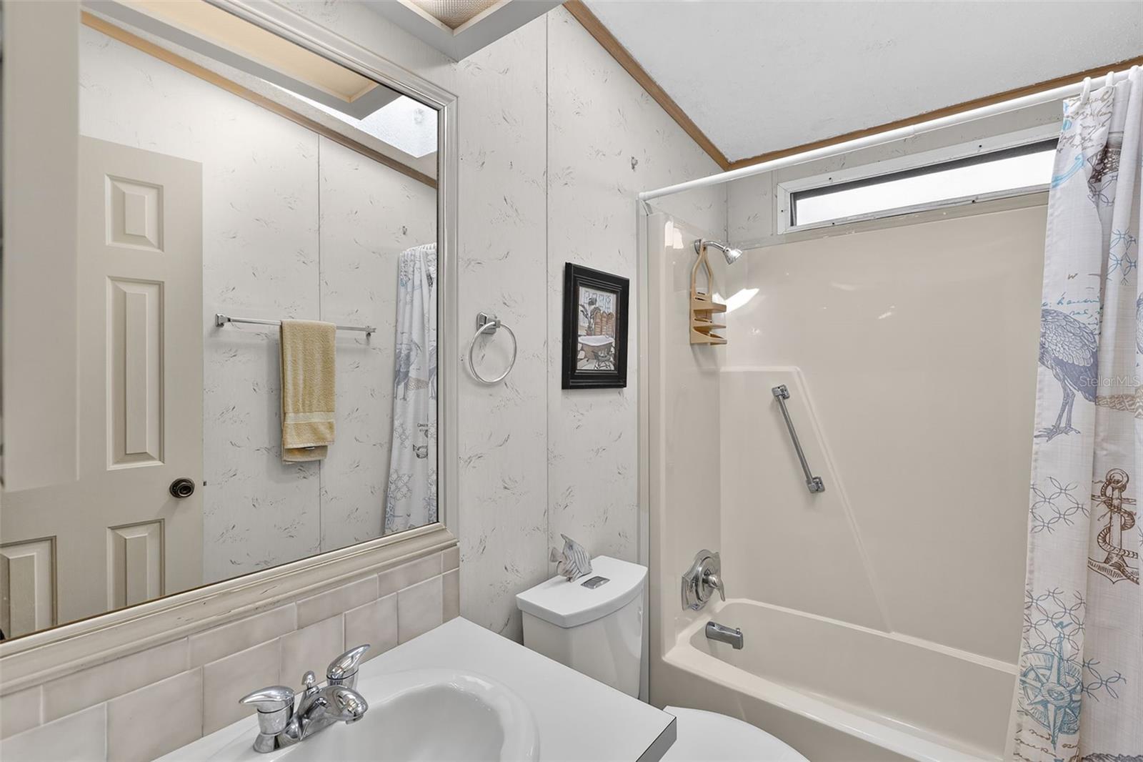 TB8457889 Property Photo