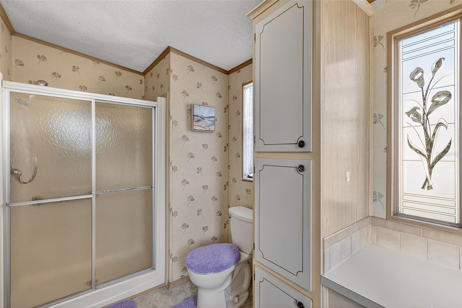 TB8457889 Property Photo