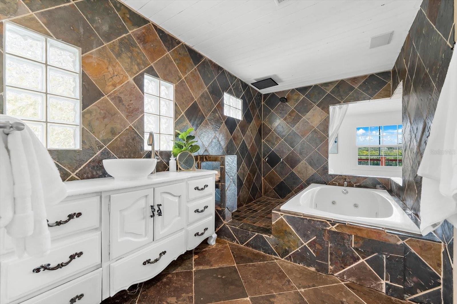 628 MAYO ST, PALM HARBOR, FL, 34683