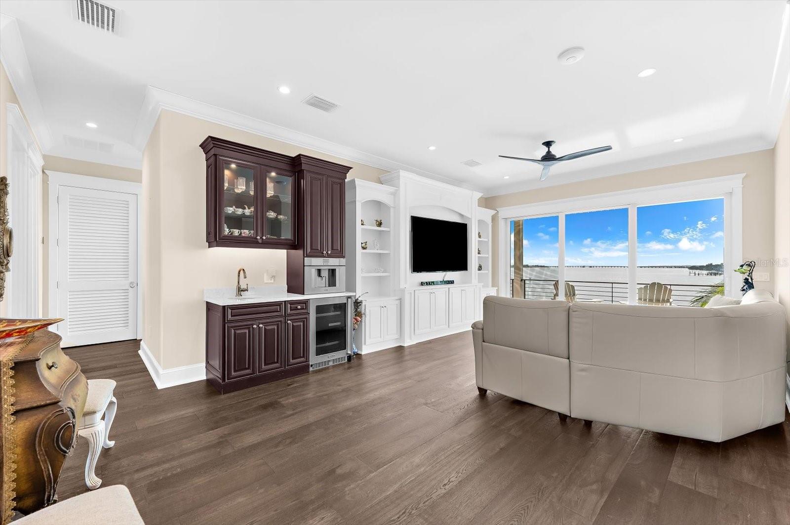 A4675904 Property Photo