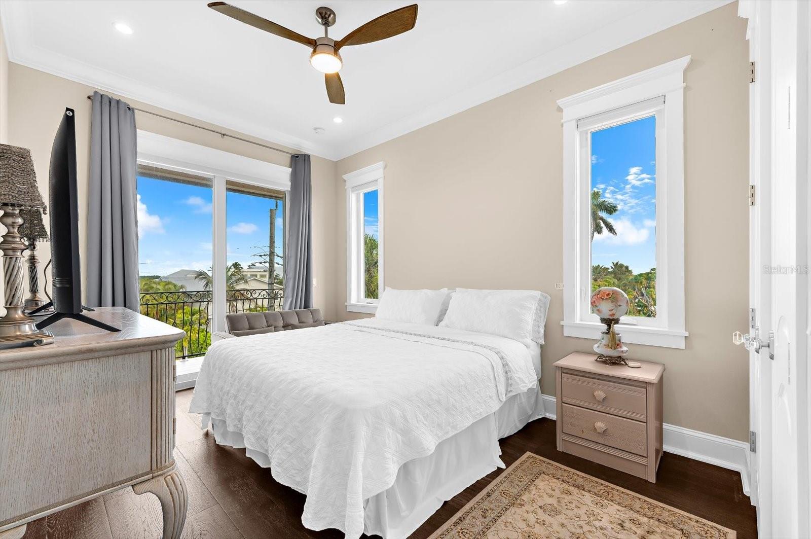 A4675904 Property Photo