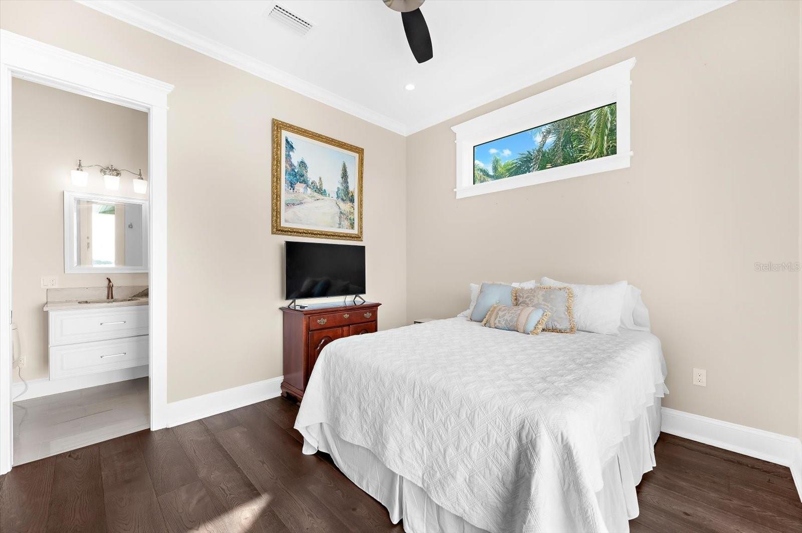 A4675904 Property Photo