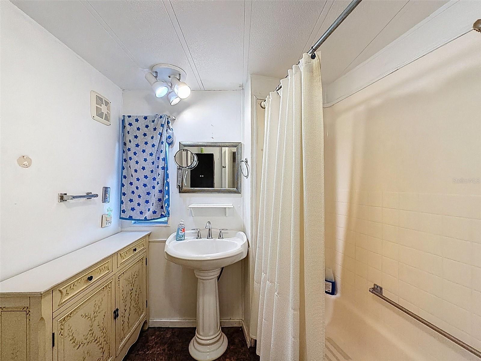 L4958033 Property Photo