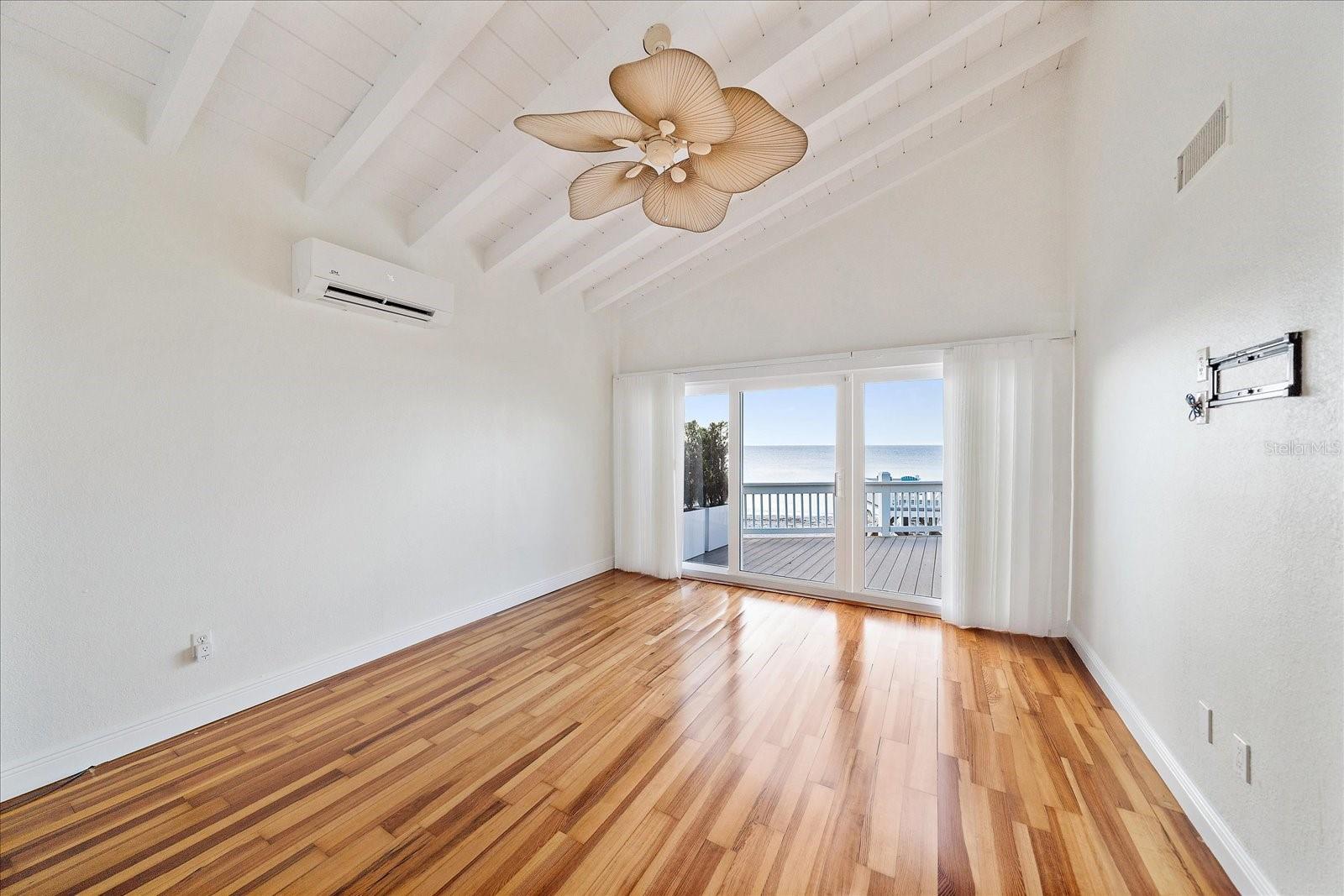 A4675916 Property Photo