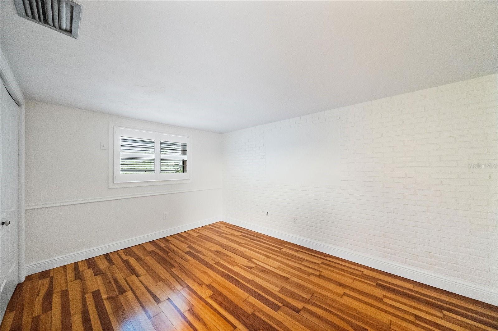 A4675916 Property Photo