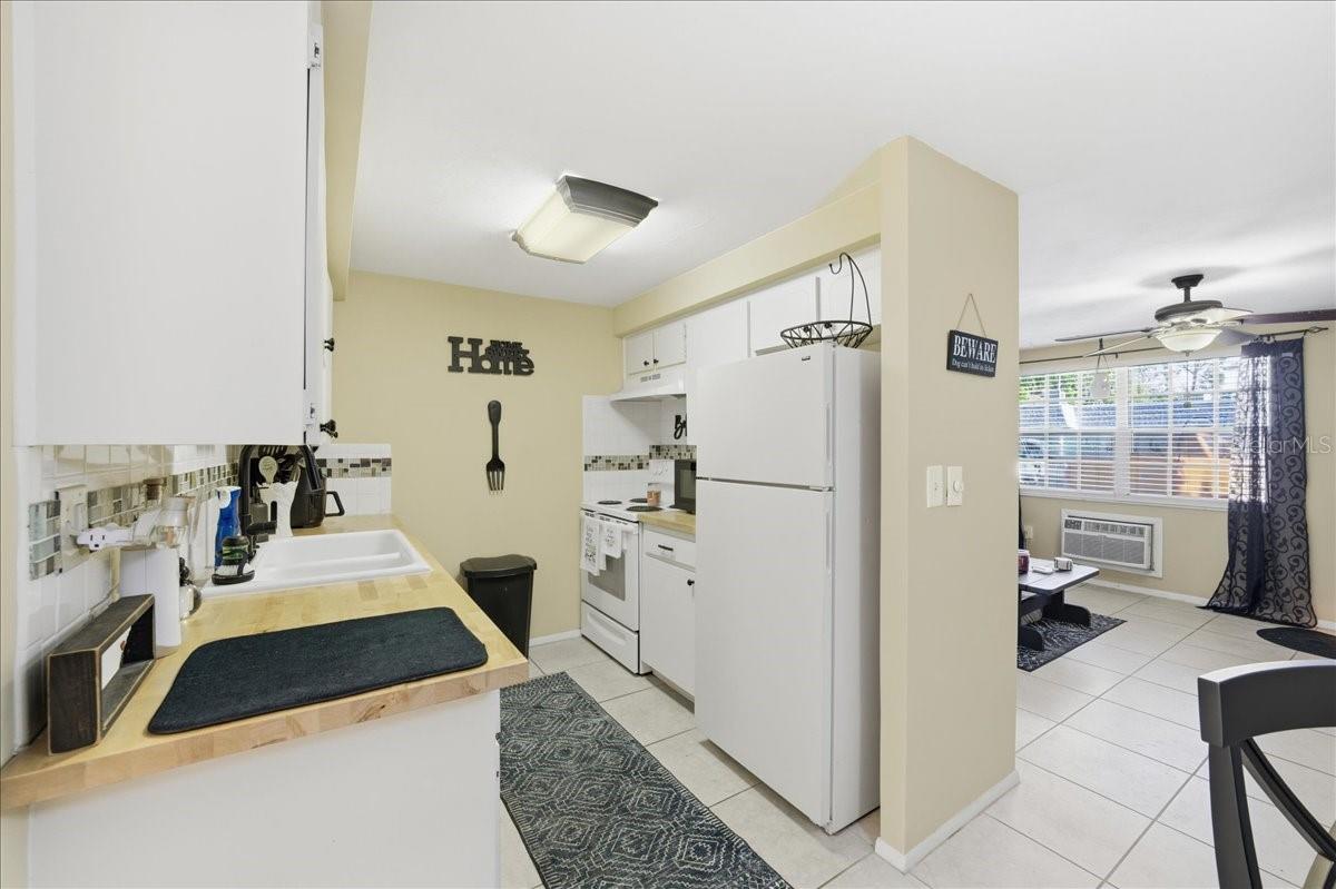 TB8458061 Property Photo