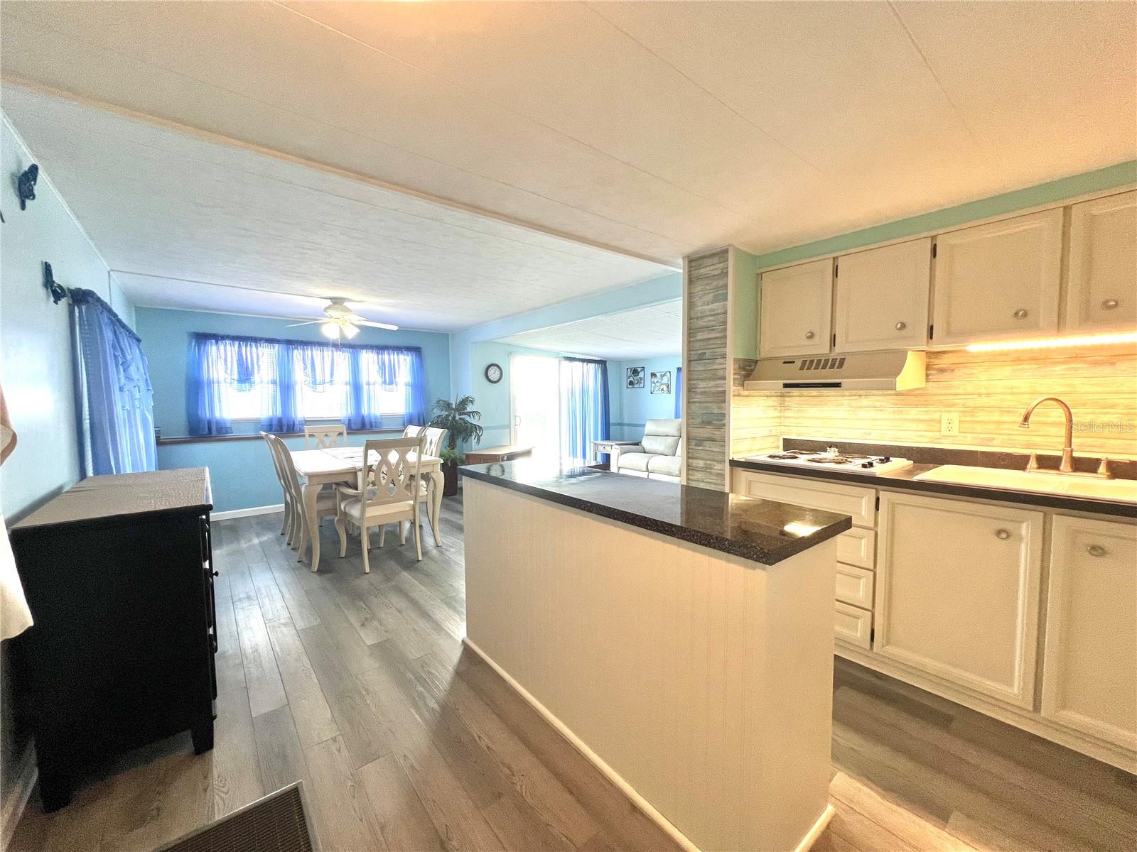 A4675922 Property Photo