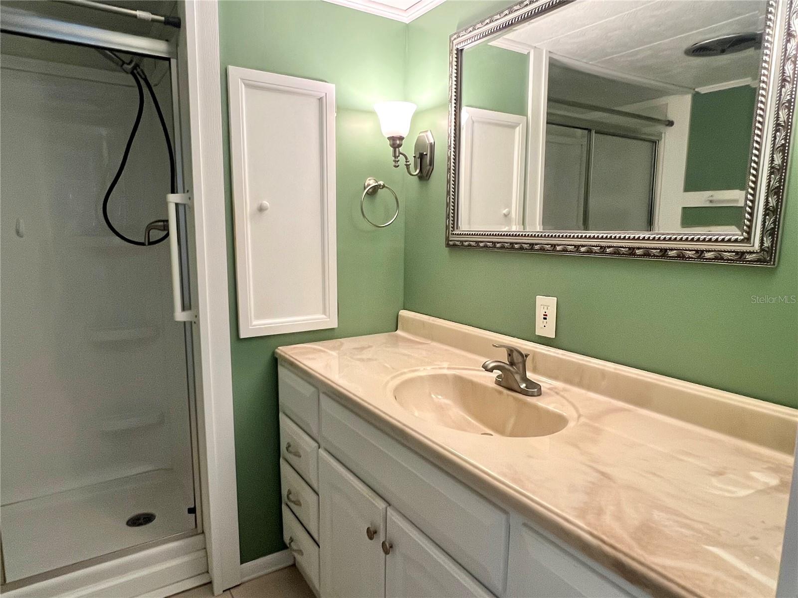 A4675922 Property Photo