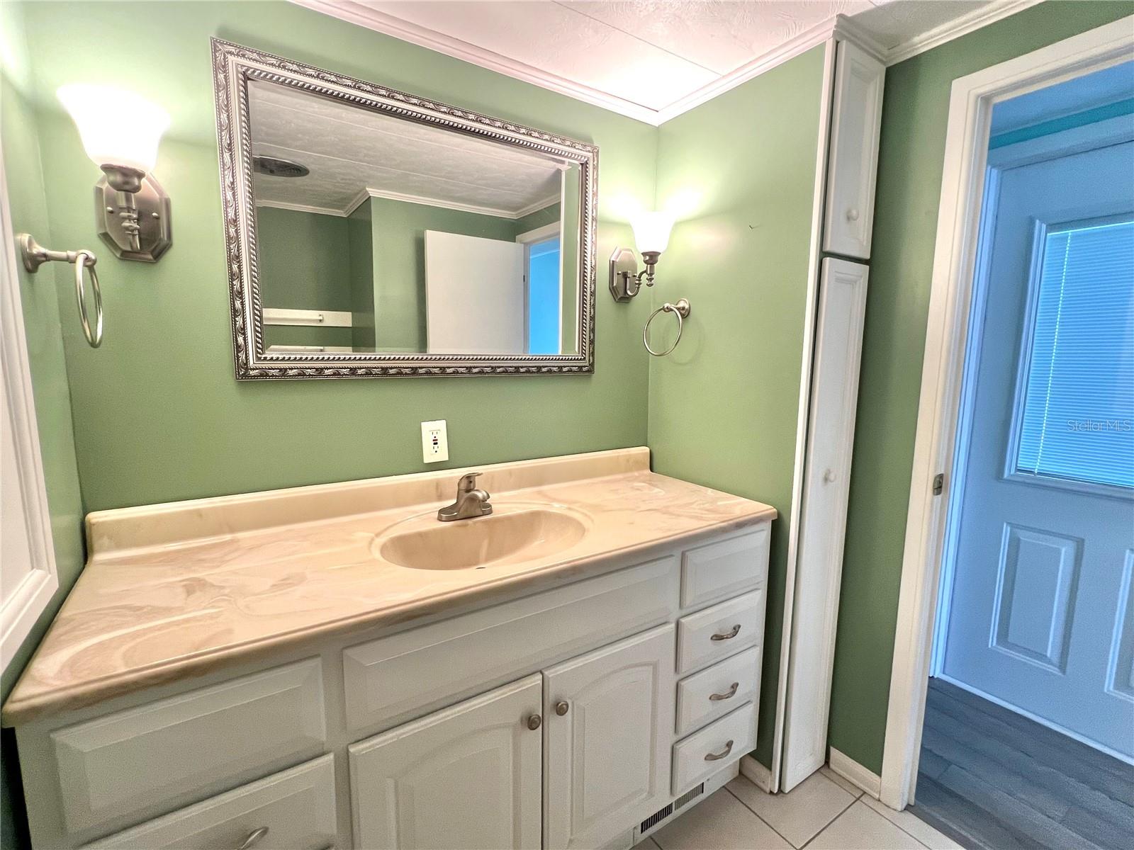 A4675922 Property Photo