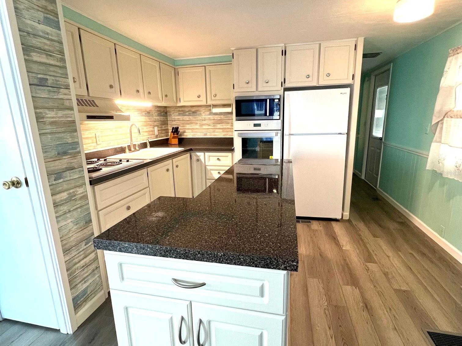 A4675922 Property Photo