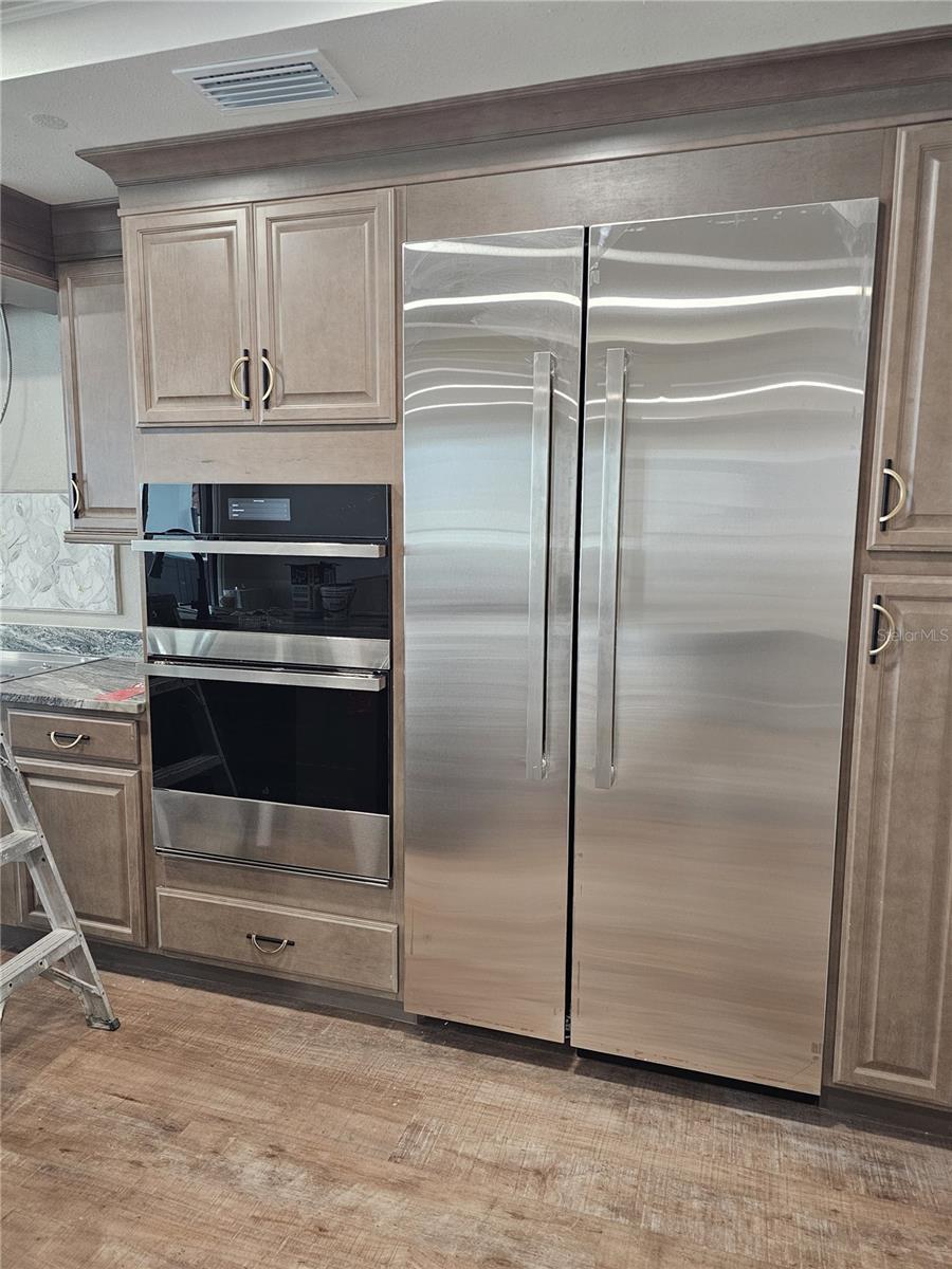 TB8458085 Property Photo