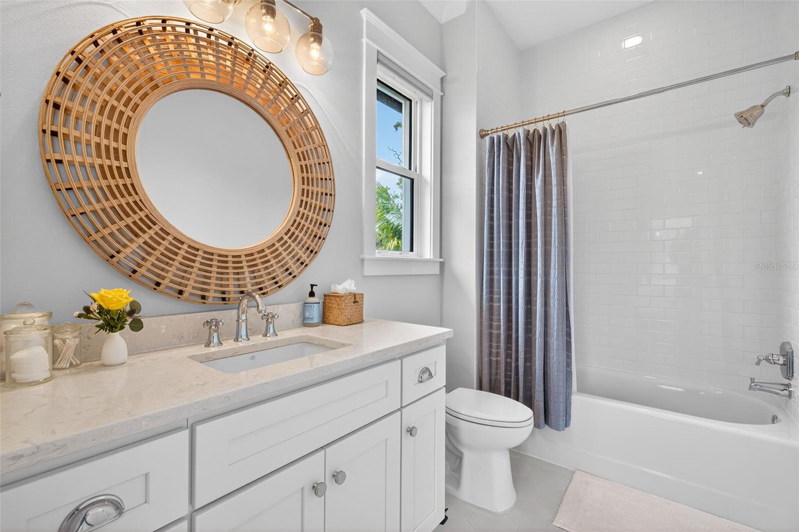 TB8458098 Property Photo