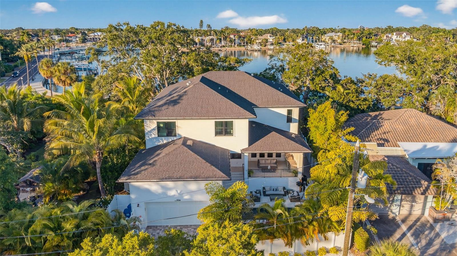 TB8458098 Property Photo