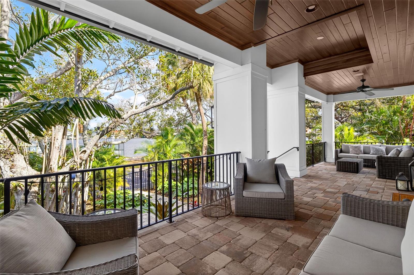 TB8458098 Property Photo