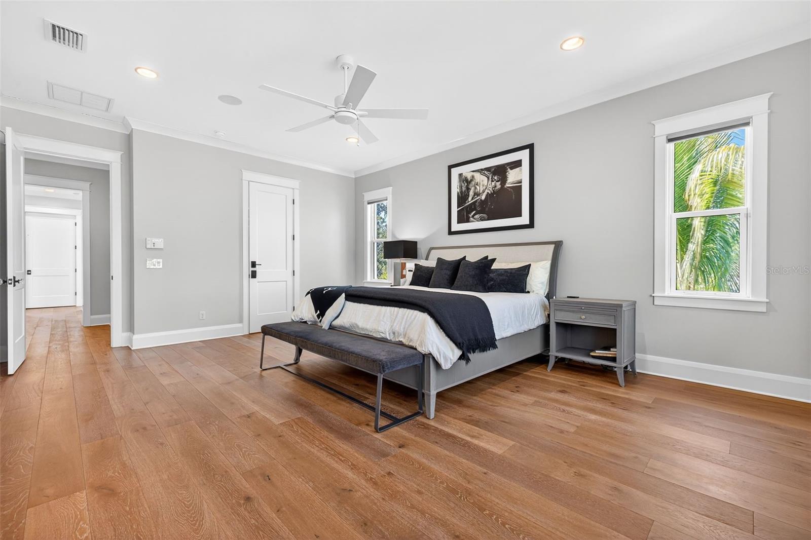 TB8458098 Property Photo