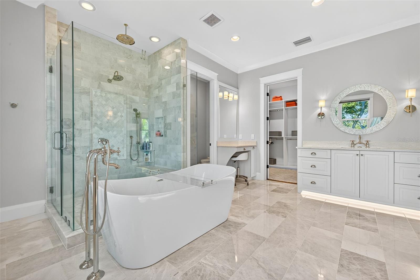 TB8458098 Property Photo