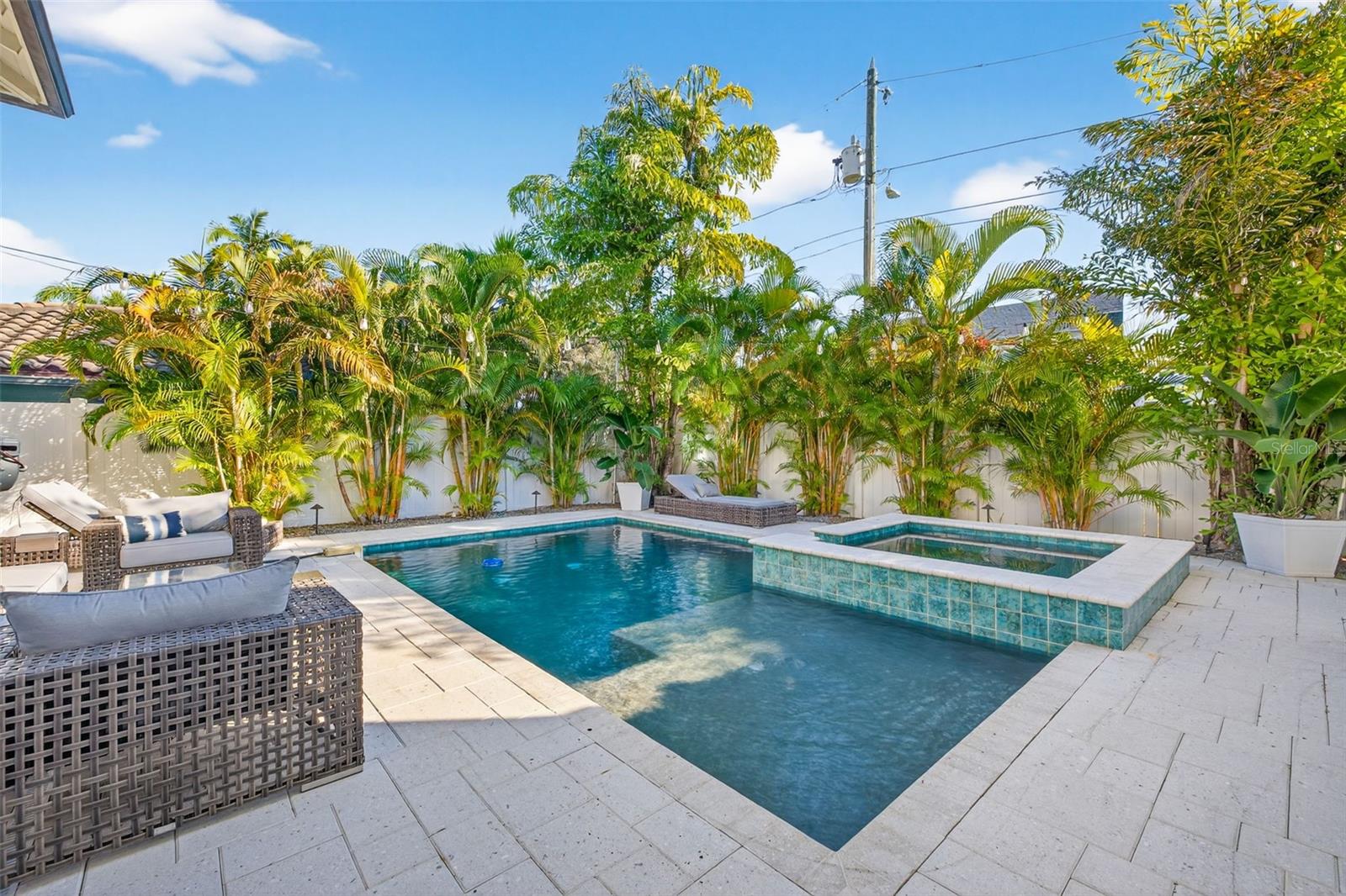 TB8458098 Property Photo